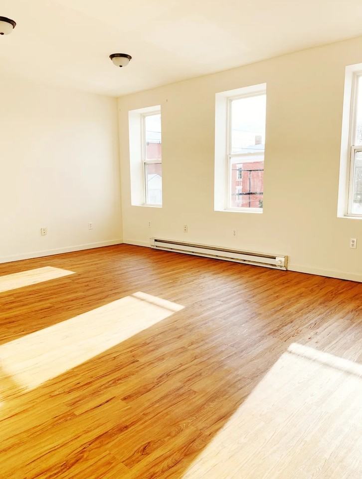 43 Pike St #2 - Photo 2 of 7