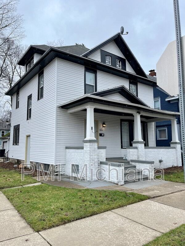 924 Sherman Ave - Photo 2 of 30