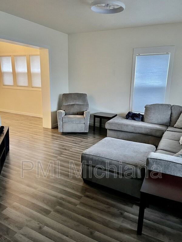 924 Sherman Ave - Photo 6 of 30