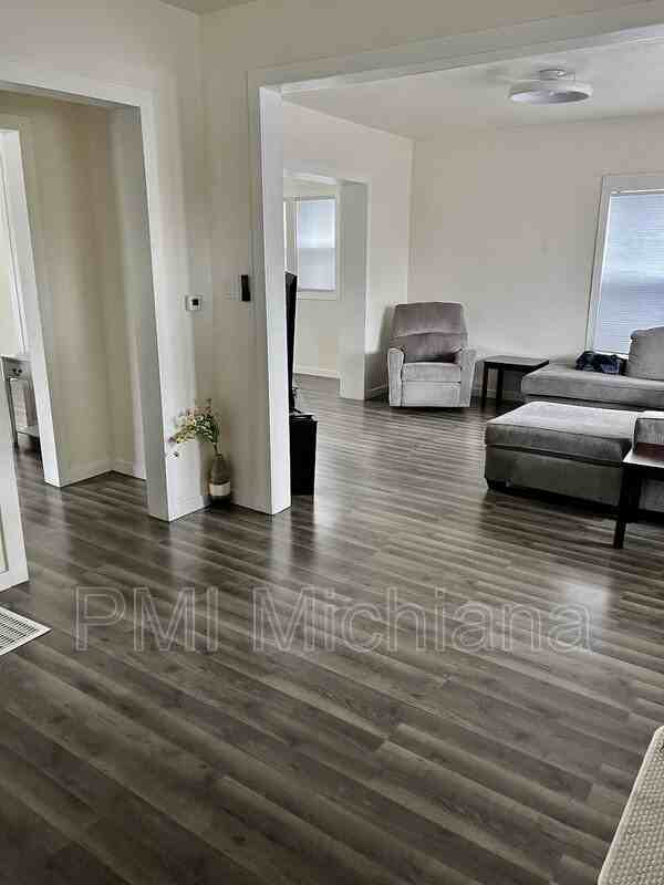 924 Sherman Ave - Photo 7 of 30