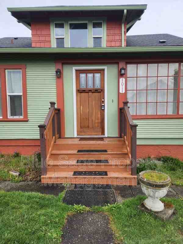 1011 W 11th St - Photo 2 of 22