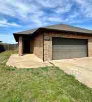 featured image of 1824 Post Oak Rd