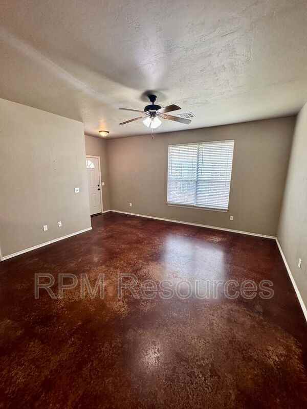1824 Post Oak Rd - Photo 4 of 19