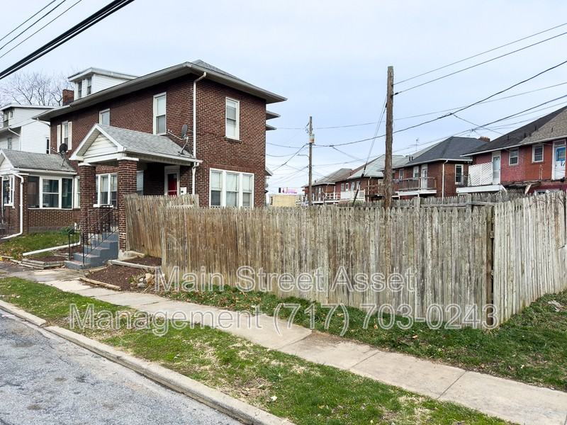 1620 Randolph St - Photo 2 of 42