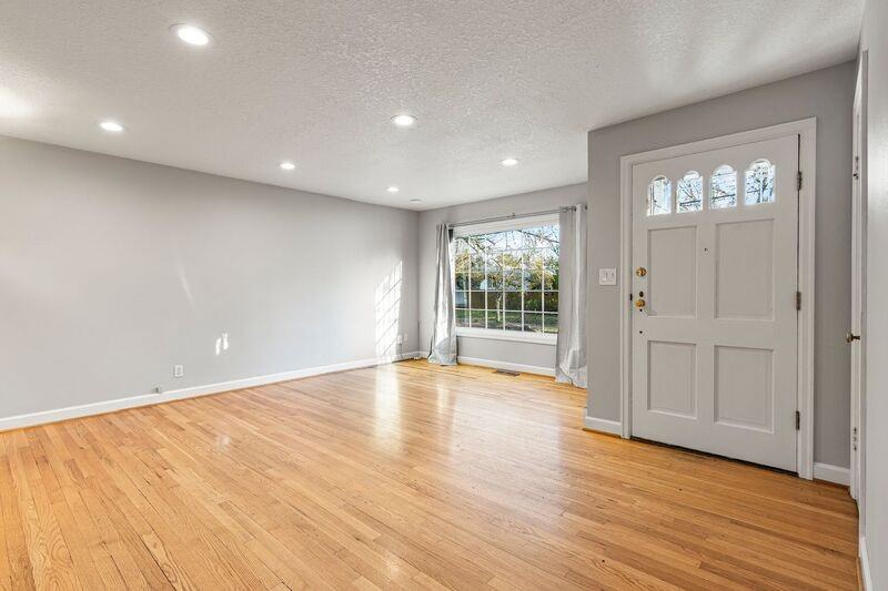 4317 Se Lexington St - Photo 4 of 20