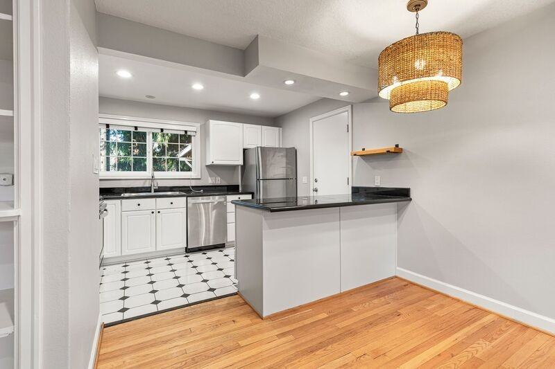 4317 Se Lexington St - Photo 7 of 20