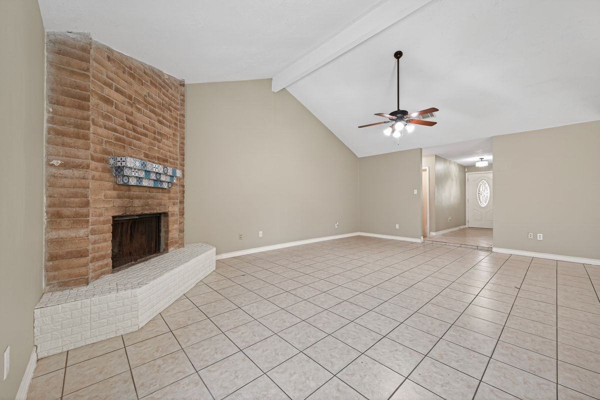 18918 Droitwich Dr - Photo 7 of 20