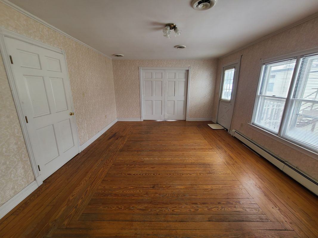 608 Water St - Photo 2 of 18