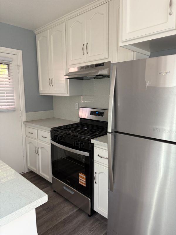 816 W Oakwood St - Photo 2 of 9