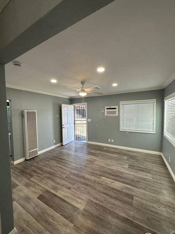 816 W Oakwood St - Photo 5 of 9