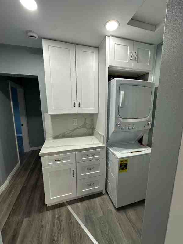 816 W Oakwood St - Photo 6 of 9