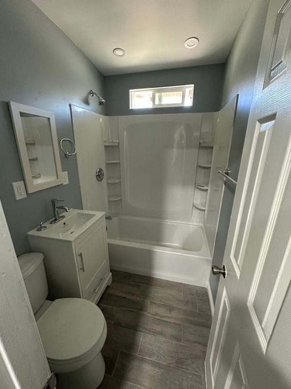 816 W Oakwood St - Photo 7 of 9