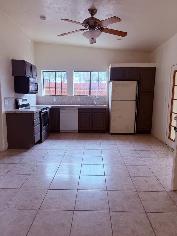 1235 W Ontario St - Photo 3 of 14