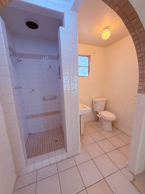 1235 W Ontario St - Photo 4 of 14