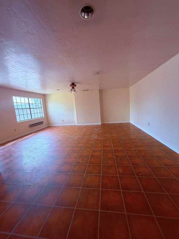 1235 W Ontario St - Photo 5 of 14