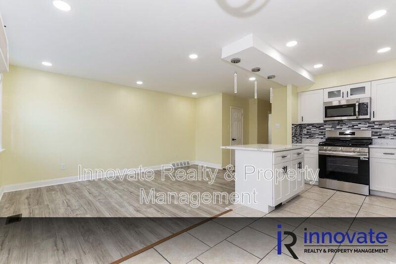 226 Lockart Ter - Photo 3 of 10