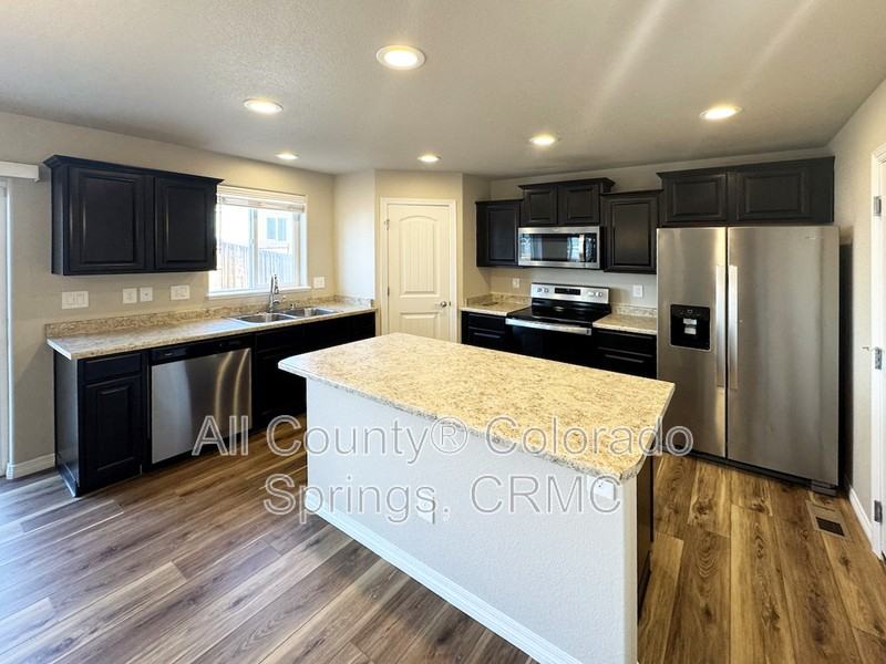 5322 Kingscote Dr - Photo 3 of 21