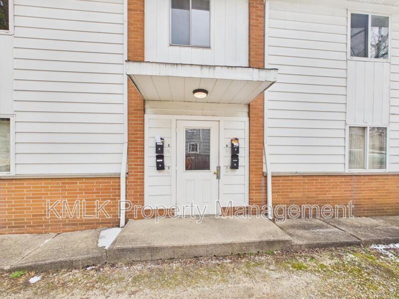 22 W York St - Photo 3 of 24