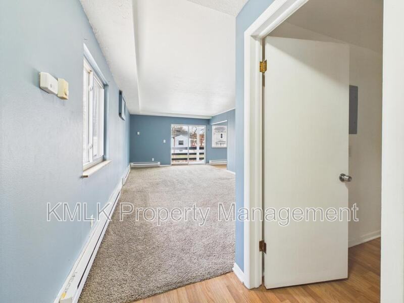 22 W York St - Photo 7 of 24