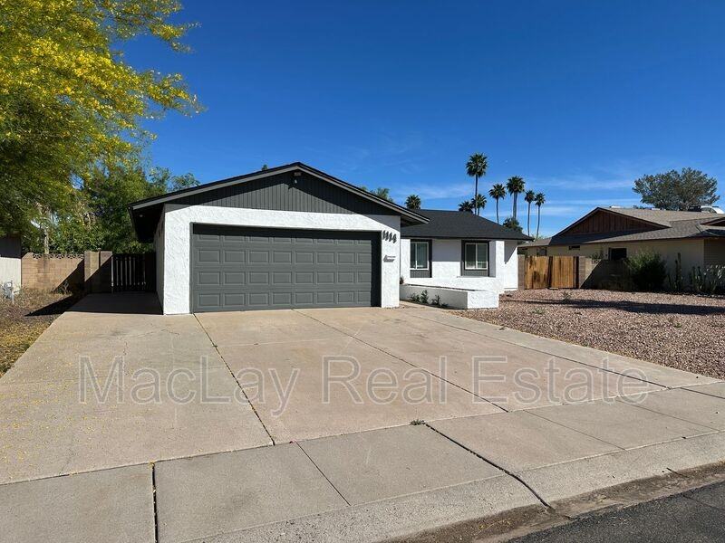 1114 E Carter Dr - Photo 2 of 17