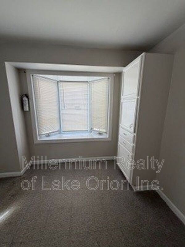 17798 Eddon St - Photo 2 of 13