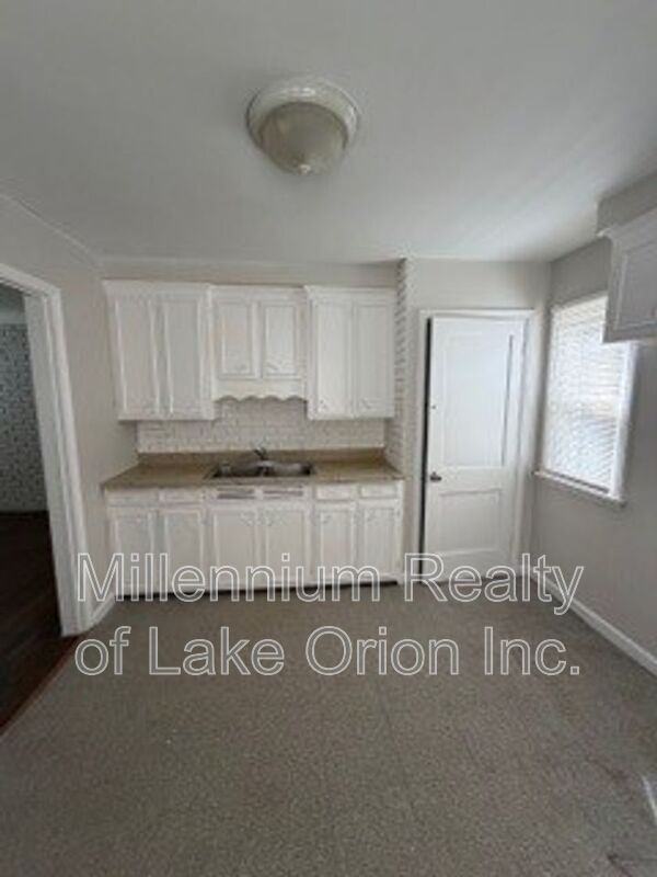 17798 Eddon St - Photo 3 of 13