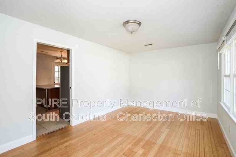 7648 Hillview Ln - Photo 3 of 21