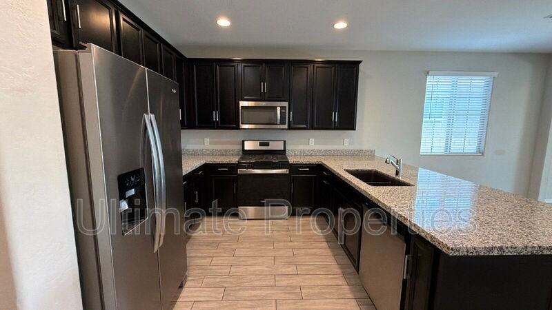 10845 W Marshall Ave - Photo 2 of 10