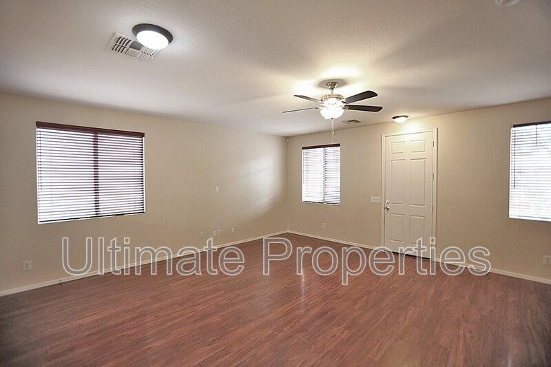 10012 W Kingman St - Photo 4 of 16