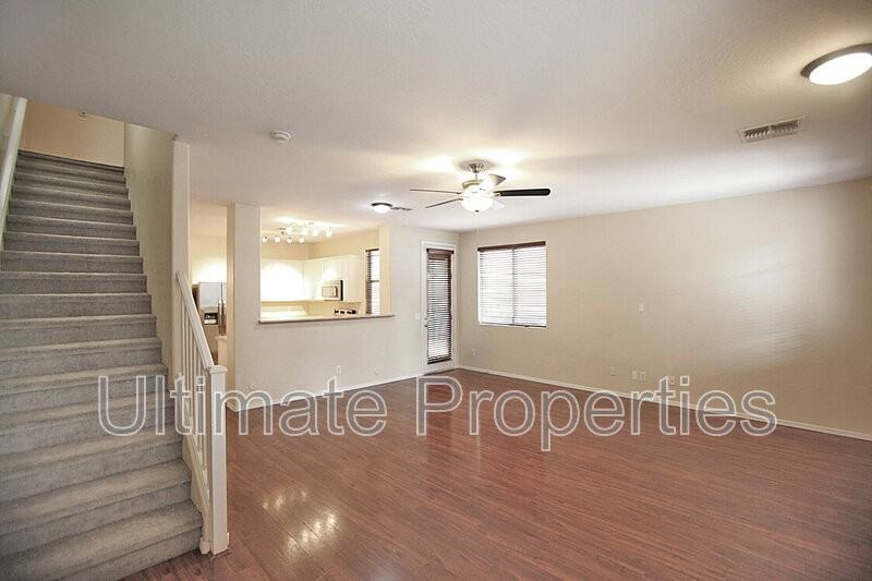 10012 W Kingman St - Photo 5 of 16