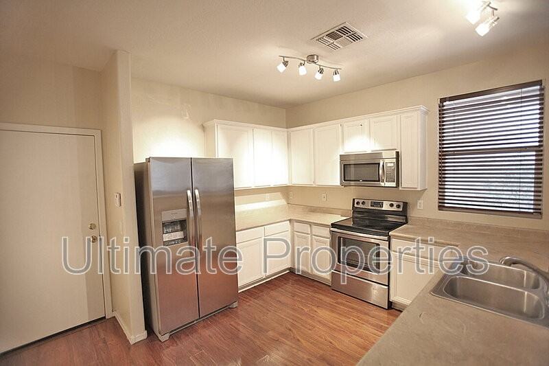 10012 W Kingman St - Photo 6 of 16