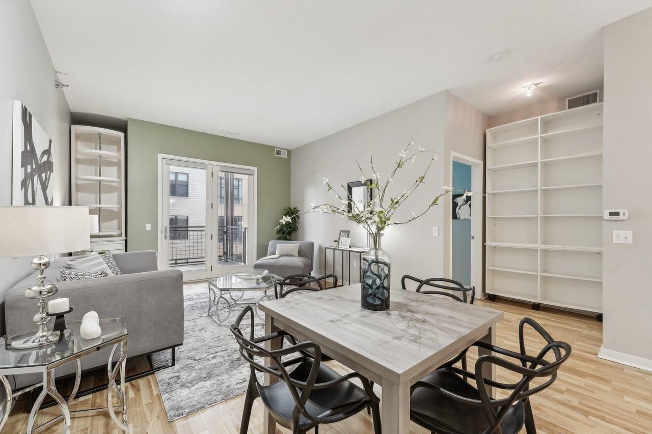 209 8th St E - Photo 3 of 25