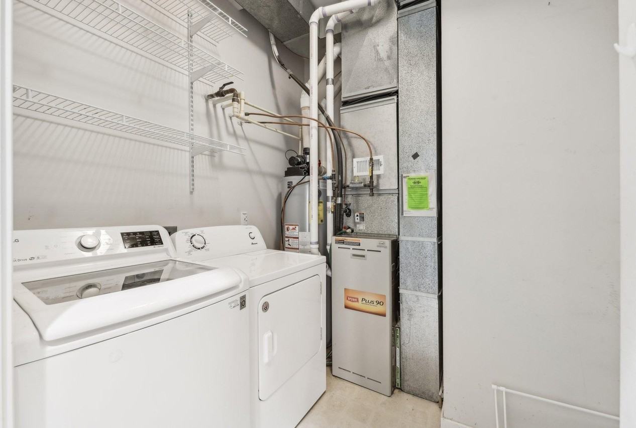 209 8th St E - Photo 7 of 25