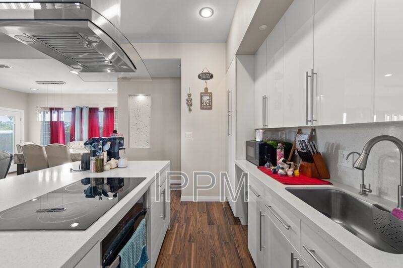 30816 Muraya St - Photo 5 of 20