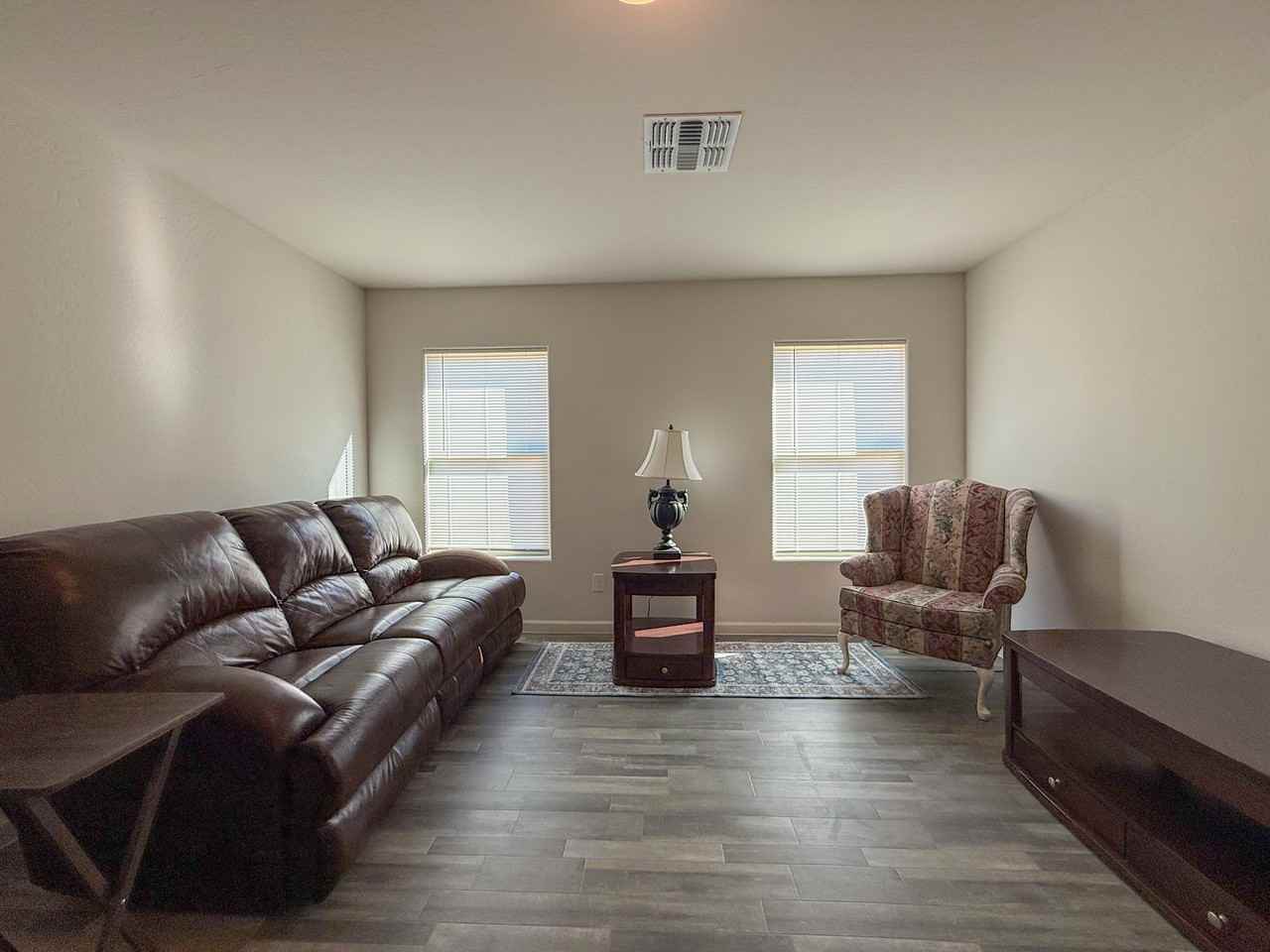 1209 W Seagoe Ave - Photo 5 of 35