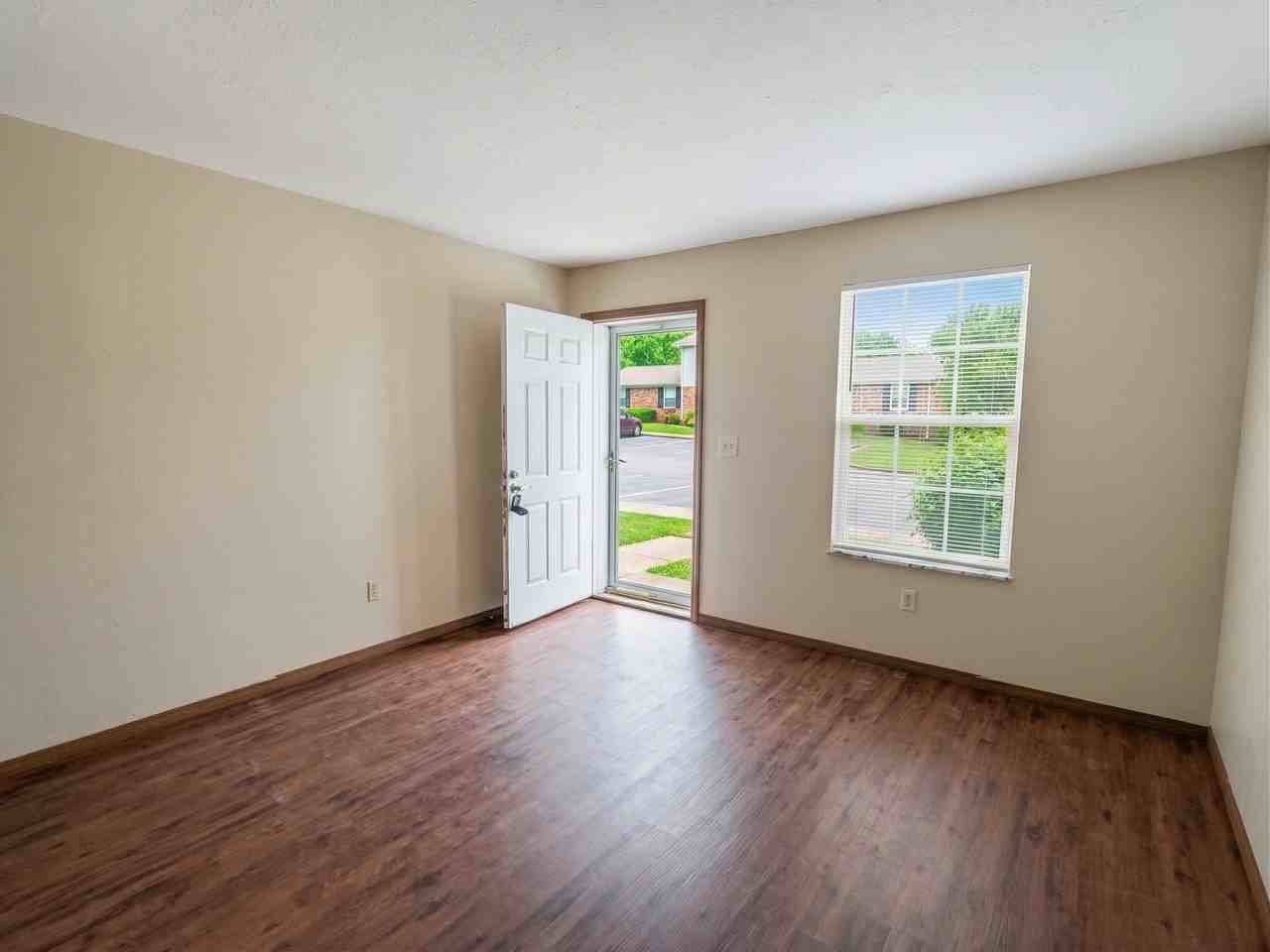 105 Heritage Pl - Photo 3 of 12