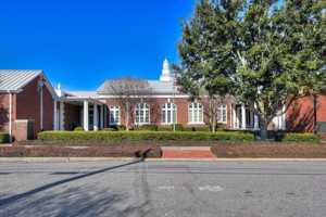 featured image of 2349 Williams St #101