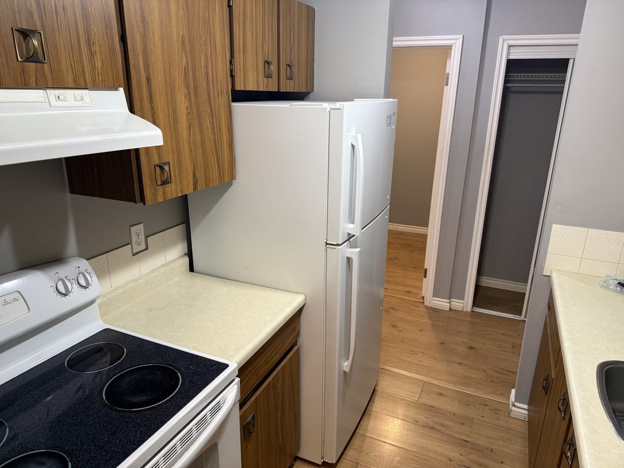 9500 156 St Nw - Photo 4 of 18