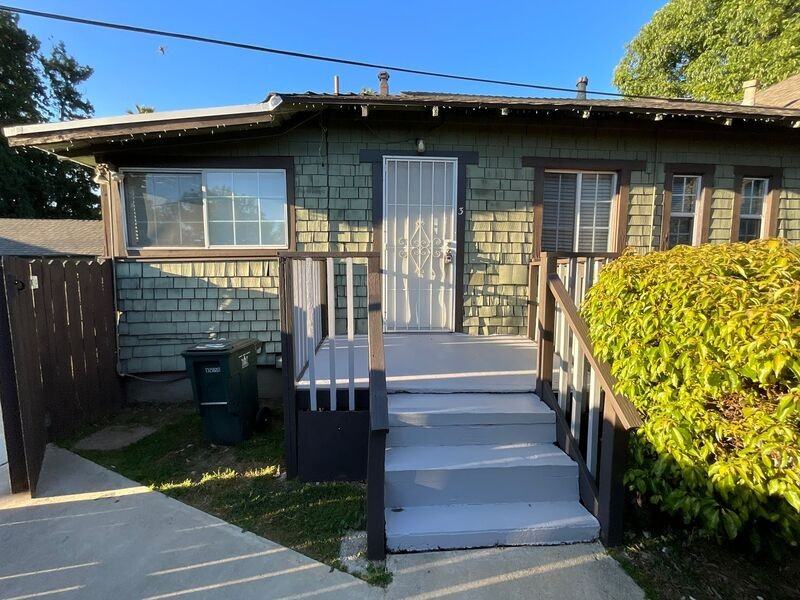 545 N Oakland Ave #3 - Photo 4 of 12