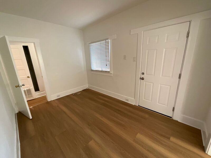 545 N Oakland Ave #3 - Photo 5 of 12