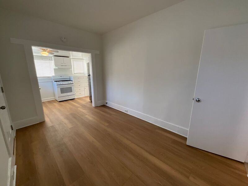 545 N Oakland Ave #3 - Photo 6 of 12