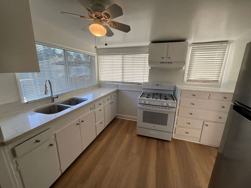 545 N Oakland Ave #3 - Photo 7 of 12