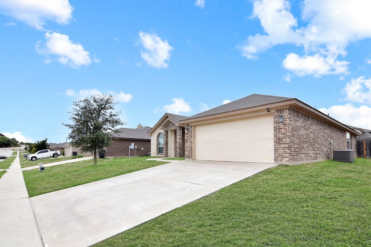 6107 New Castle Dr - Photo 2 of 21