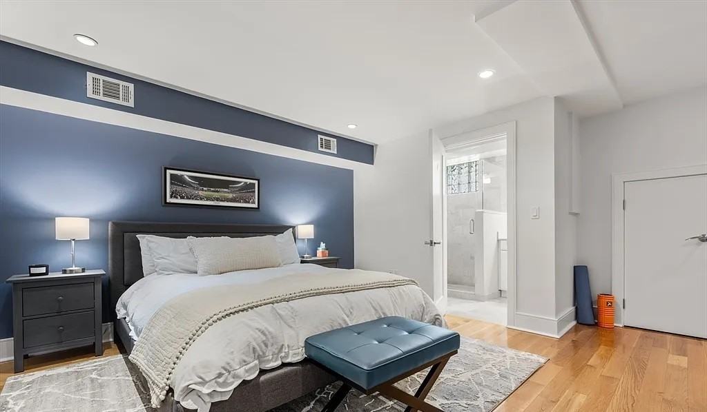 261 Marlborough St - Photo 3 of 7