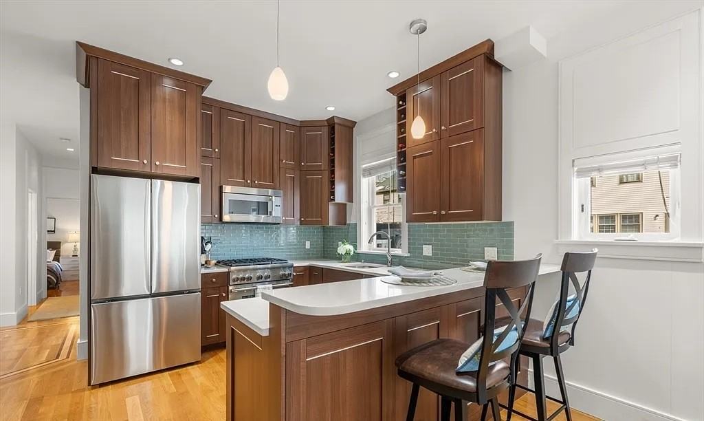 261 Marlborough St - Photo 6 of 7