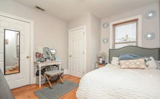 featured image of 15 N Beacon St