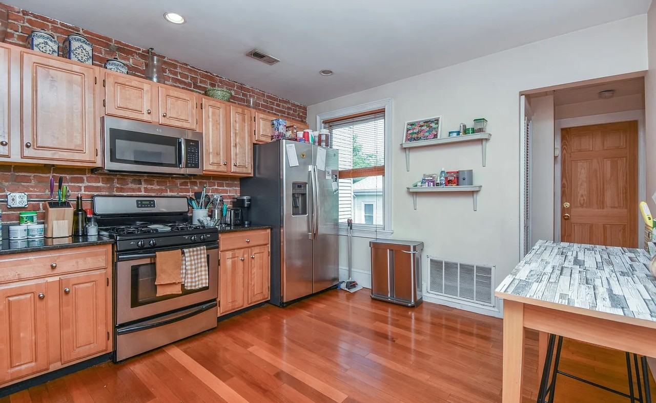 15 N Beacon St - Photo 3 of 7