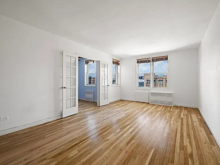 4810 45Th St - Photo 7 of 8