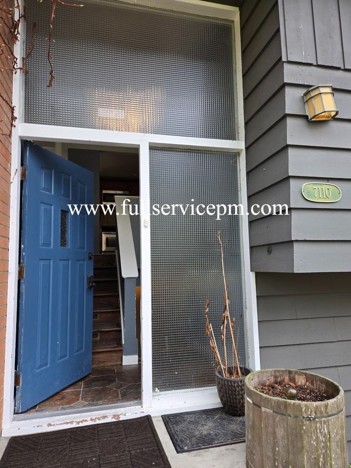 7110 191st Pl Sw - Photo 2 of 22