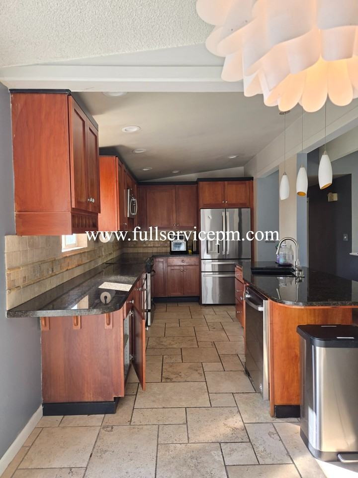 7110 191st Pl Sw - Photo 4 of 22